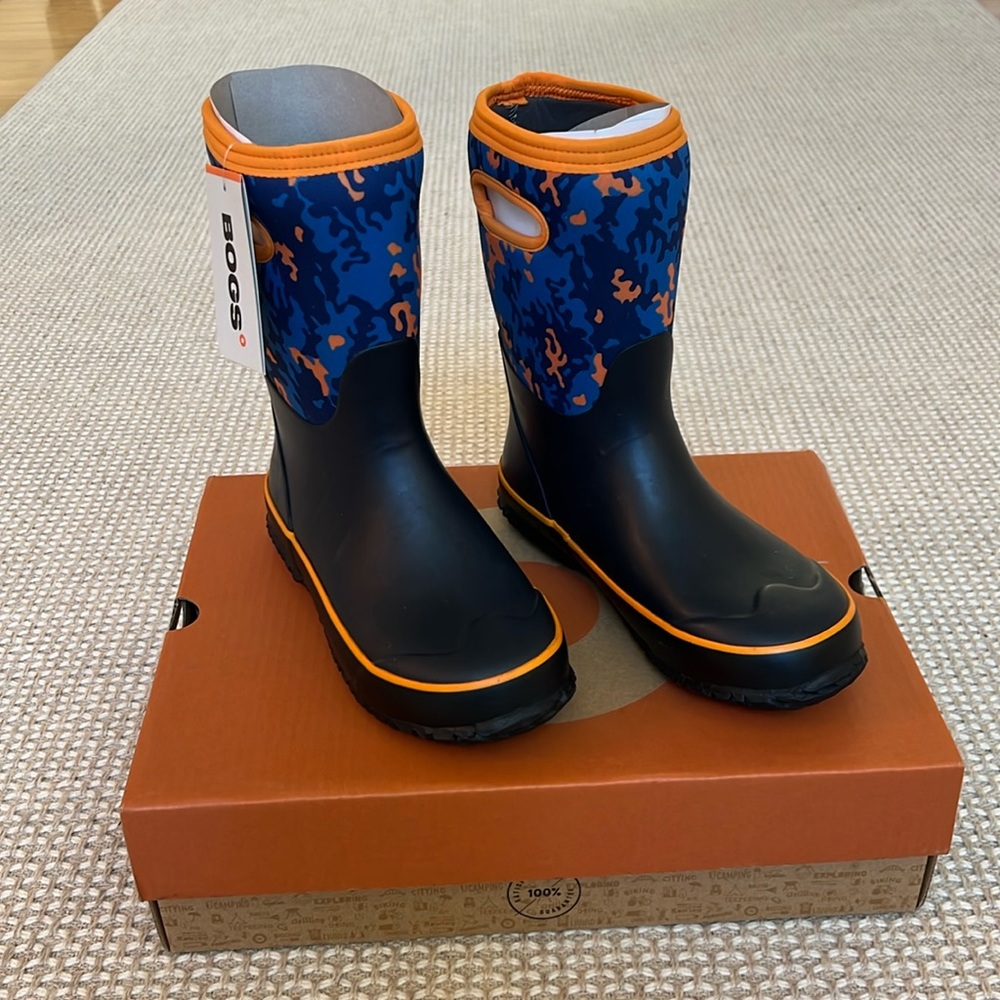 NWT BOGS Kids' Black Blue Orange Camo Boots Size 6